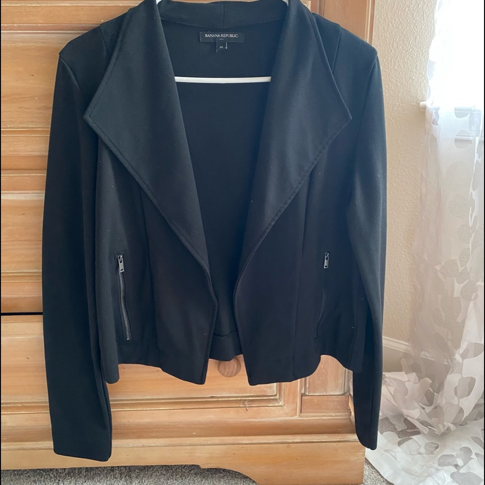BANANA REPUBLIC soft black blazer with zipper pockets